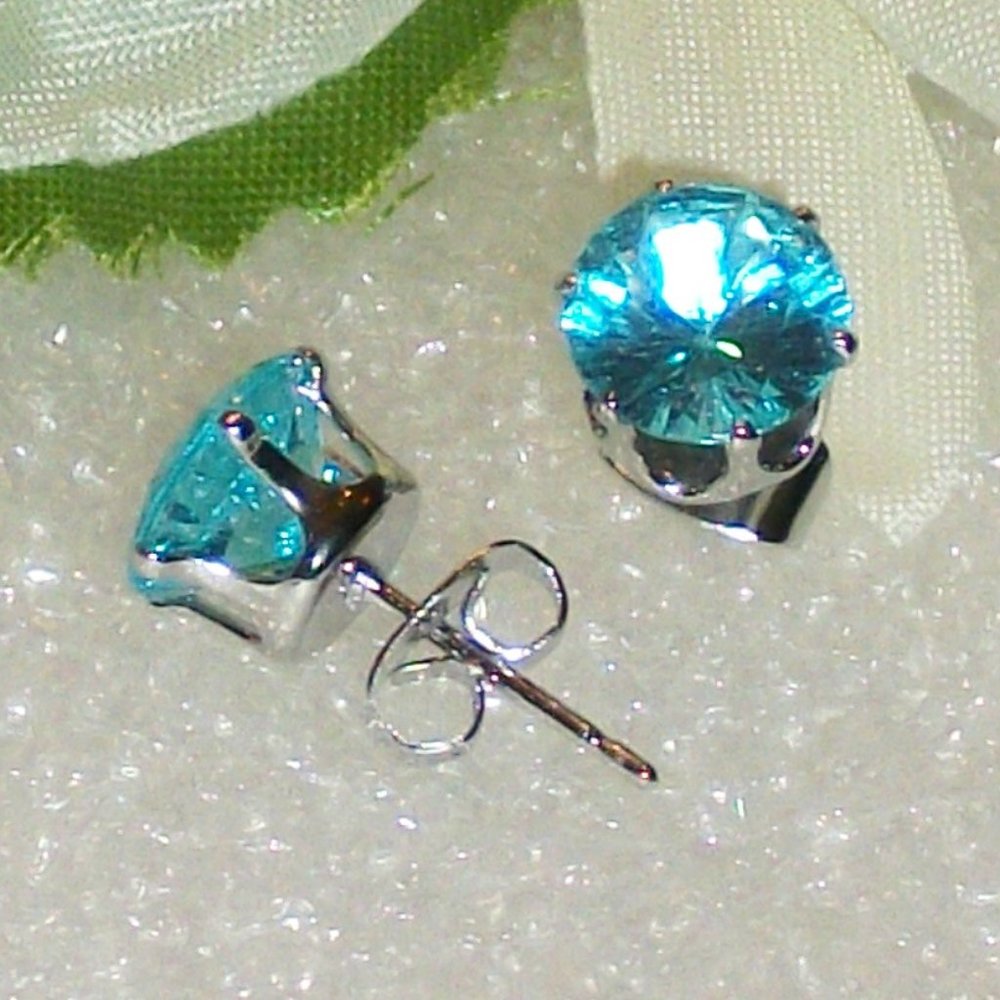 HP❄️Sky Blue CZ Stud Earrings Sterling Silver NEW - Picture 5 of 6